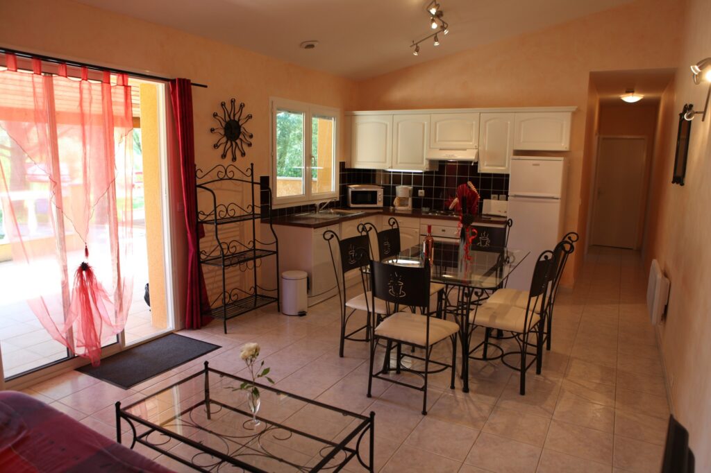 Opportunité Rare ! Village de Gîtes 4 ★ en Sud Ardèche