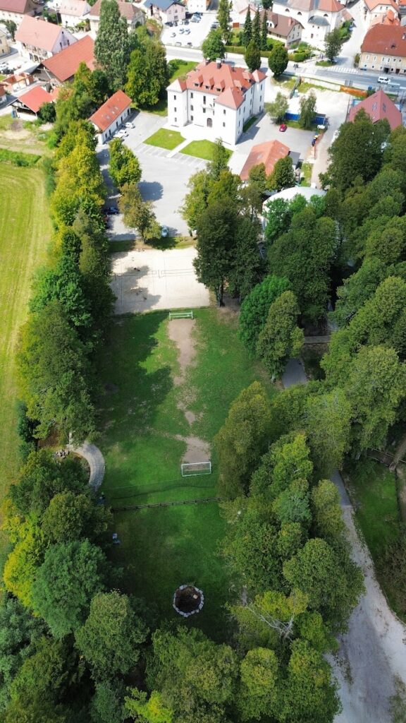 Grajski park Vitez
